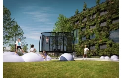 BERG Ultim Champion ECO Trampoline 410 X 250 Cm + Safety Net DLX XL -Beste Trampoline Winkel 8715839090864 ckf berg toys 13 07 2022 floriade hr 2488 1 1