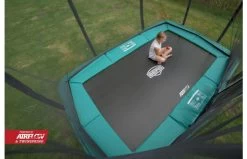 BERG Ultim Champion Regular 330x220 Groen + Veiligheidsnet Deluxe 12 BERG Ultim Champion Regular 330x220 Groen + Veiligheidsnet Deluxe -Beste Trampoline Winkel bc2c63101214faac0659a98c5c07ca042ebf843234bb614bc85e2d22c4cd1580